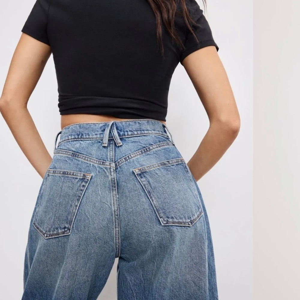 Good American Extreme Barrel Jeans - Picture 6 of 9
